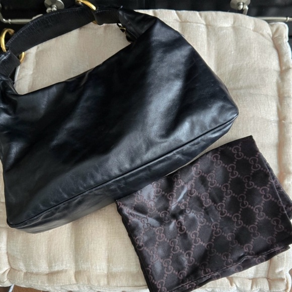 Gucci Elegant Black Leather Hobo Handbag - Picture 4 of 15
